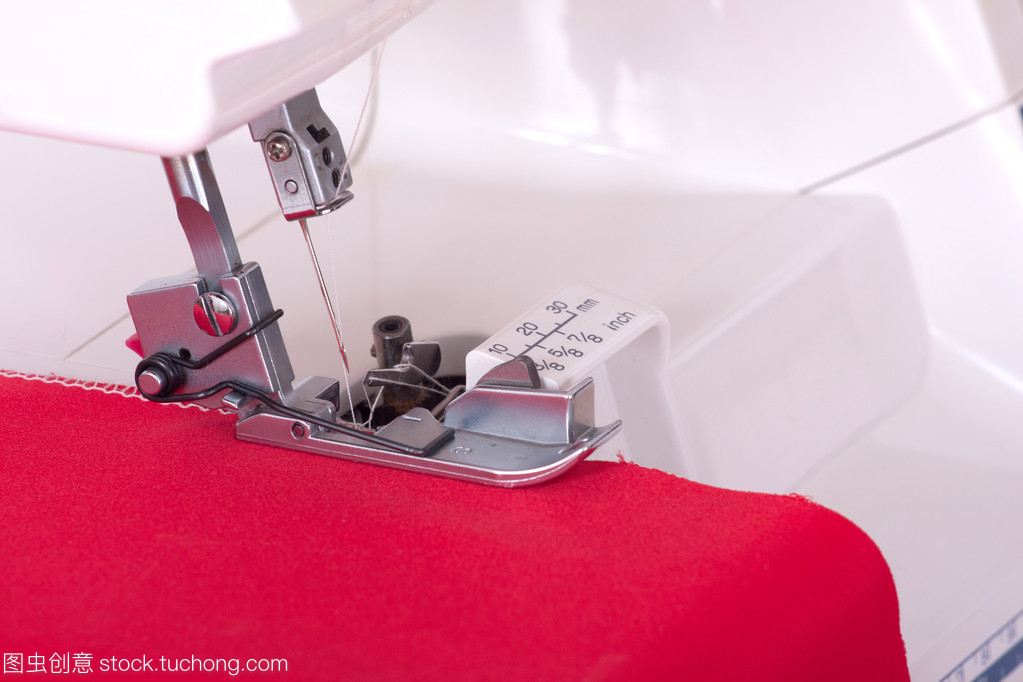 缝纫机 现代服装制作的得力助手